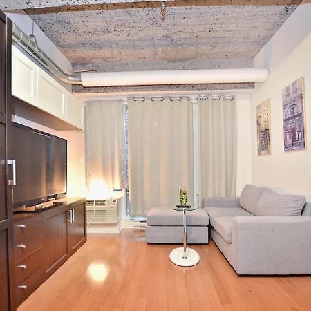 Апартаменты Stylish Urban Loft Downtown Монреаль Экстерьер фото