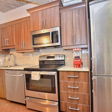 Апартаменты Stylish Urban Loft Downtown Монреаль Экстерьер фото